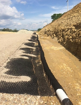 Instalación de Geodrén Vial en Zanja